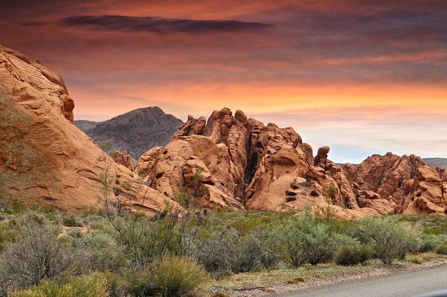 Valley of Fire VIP Small Group Tour From Las Vegas - Rainbow Vista and the wider view