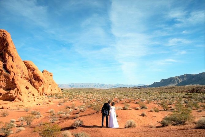 Valley of Fire Wedding by Private Limousine - Timing, weather, and small wedding parties