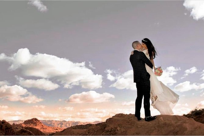 Valley of Fire Wedding by Private Limousine - Starting at A Special Memory Wedding Chapel