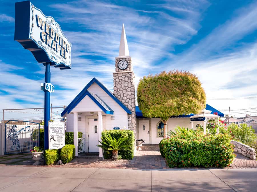 Vegas: Elvis-Themed Graceland Chapel Wedding or Vow Renewal - What I would confirm before booking