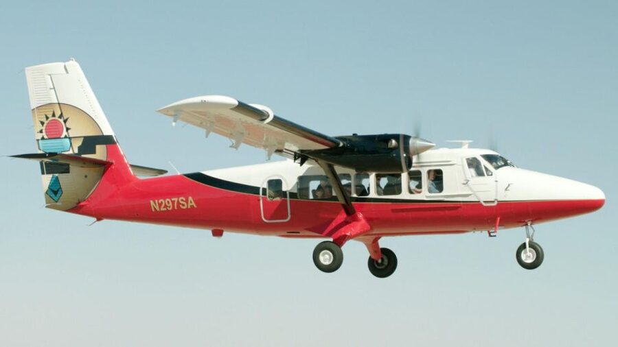 Vegas: Grand Canyon Airplane, Helicopter and Boat Tour - The helicopter descent to the Colorado River