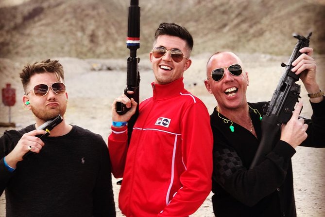 VIP Ultimate Speed Boats and Machine Gun Shooting Adventure with Hoover Dam - A private speedboat toward Hoover Dam