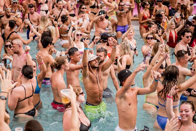 VIP Vegas Pool Crawl: Drinks, Entry & Party Bus - The party bus is part of the attraction